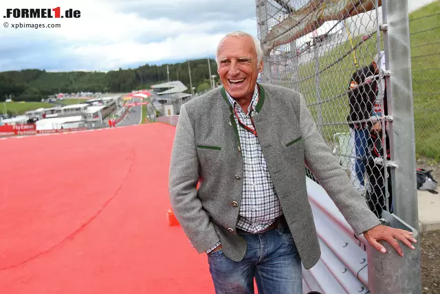 Foto zur News: Die Strecke, die der Steirer Red-Bull-Patron Dietrich Mateschitz erst im zweiten Versuch gegen den Widerstand der Anwohner vor dem Verfall rettete, ist nur 4,326 Kilometer lang und damit die drittkürzeste im aktuellen Kalender - nach Monaco und Sao Paulo.