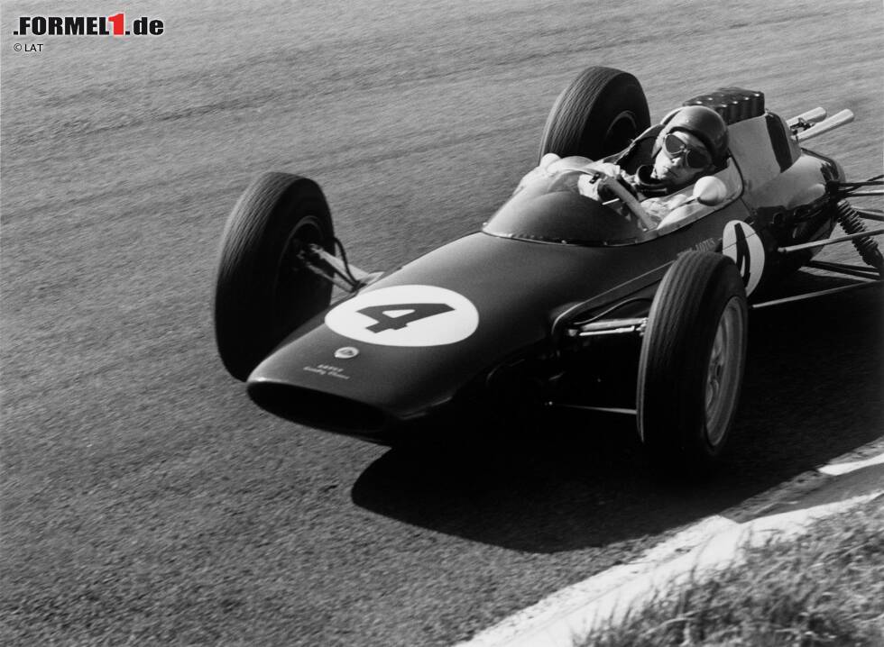 Foto zur News: Zandvoort (Niederlande) 1962: Colin Chapman führt den Lotus 25 ein, das erste Auto mit Monocoque. Eine Revolution in der Formel 1, die bis heute Gültigkeit besitzt.