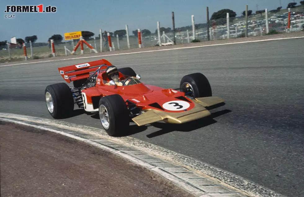 Foto zur News: Jarama (Spanien) 1970: Der Lotus 72 verfügt als erster Rennwagen über Kühler in den Seitenkästen und einen Airbox-Lufteinlass. Das Design ist in seinen Grundzügen heute noch Formel-1-Standard.