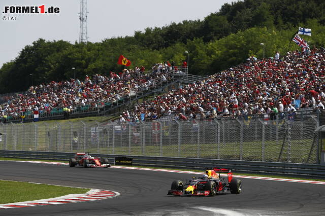 Foto zur News: Eng wird's im Finish auch noch zwischen Vettel, der "eine Sekunde schneller" fahren kann als Ricciardo, aber trotzdem nicht vorbeikommt. Red Bull gewinnt also beide direkten Duelle gegen Ferrari!