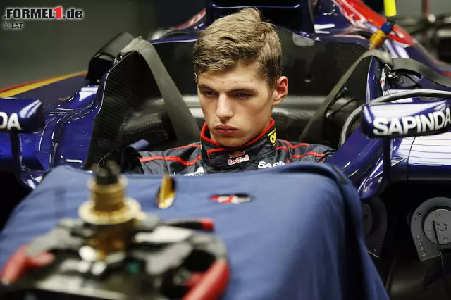 Foto zur News: Sein Debüt im Rahmen eines Grand Prix gab Verstappen im Freien Training in Suzuka 2014, anschließend bereite er sich mit weiteren Freitagseinsätzen auf die Premiere im Rennbetrieb vor.