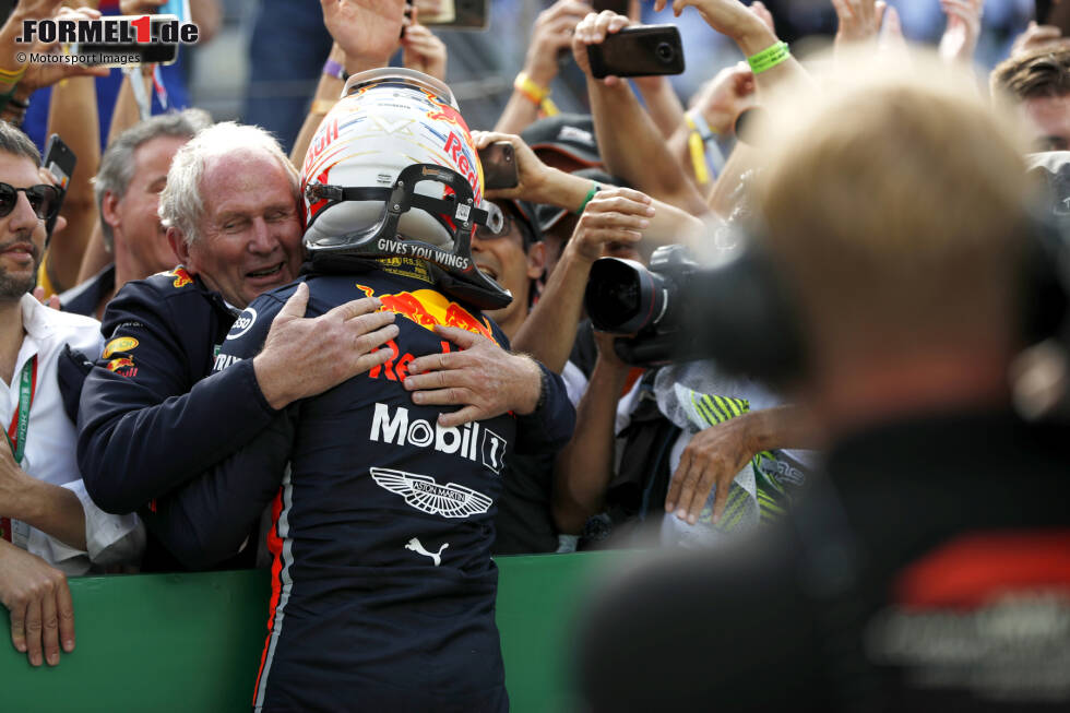 Foto zur News: Mit insgesamt drei Siegen, zwei Polepositionen und neun Podestplätzen beendet Verstappen die Saison 2019 auf dem dritten WM-Rang, sein bis dahin bestes Formel-1-Jahr.