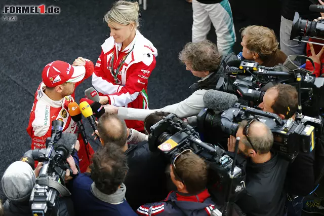 Foto zur News: Vettel schäumte an den TV-Mikrofonen fleißig weiter: "Ich hatte gehofft, dass ich nicht zum Wahrsager werden würde", meinte der Heppenheimer mit Bezug auf die erste Kollision mit Kwjat beim China-Grand-Prix zwei Wochen zuvor.