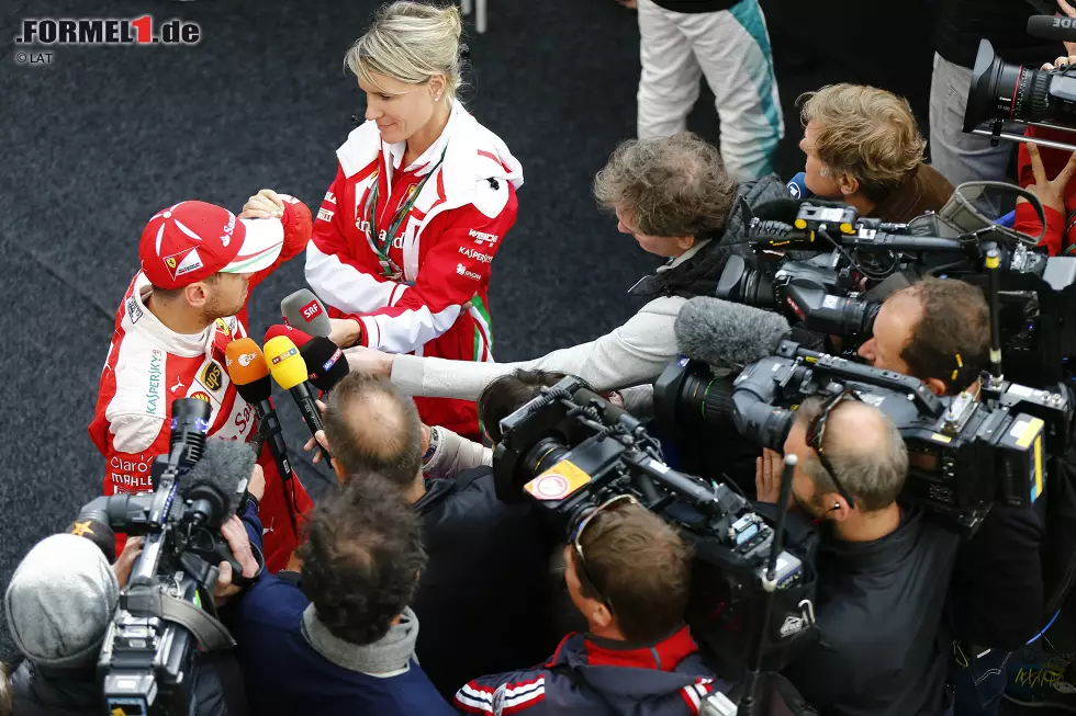 Foto zur News: Vettel schäumte an den TV-Mikrofonen fleißig weiter: &quot;Ich hatte gehofft, dass ich nicht zum Wahrsager werden würde&quot;, meinte der Heppenheimer mit Bezug auf die erste Kollision mit Kwjat beim China-Grand-Prix zwei Wochen zuvor.