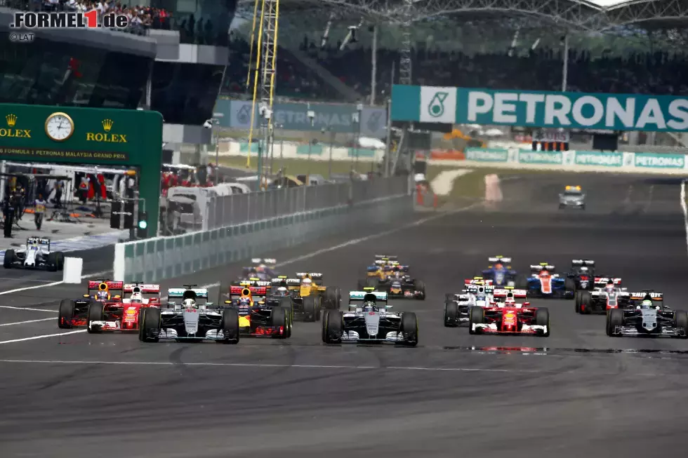 Foto zur News: Von den aktuellen Fahrern hat Hamilton hier die meisten Pole-Positions erzielt. Sollte er am Samstag im Qualifying der Schnellste sein, würde er Michael Schumachers Rekord von fünf Pole-Positions in Malaysia einstellen.