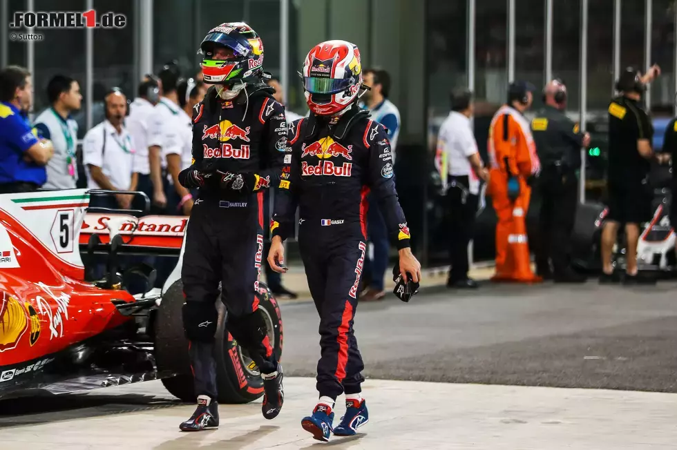 Foto zur News: Pierre Gasly schimpft nach Rennende.
Gasly: &quot;***. Ich dachte, die waren *****. Was zum ***! Sorry Jungs, ich dachte ****.&quot;
Team: &quot;Es ist okay, es ist okay.&quot;
Gasly: &quot;Es ist nicht okay. Erstens haben wir Platz sechs verpasst und zweitens fuhr ich ein *** Rennen. ***&quot;.
Team: &quot;Funk aus.&quot;