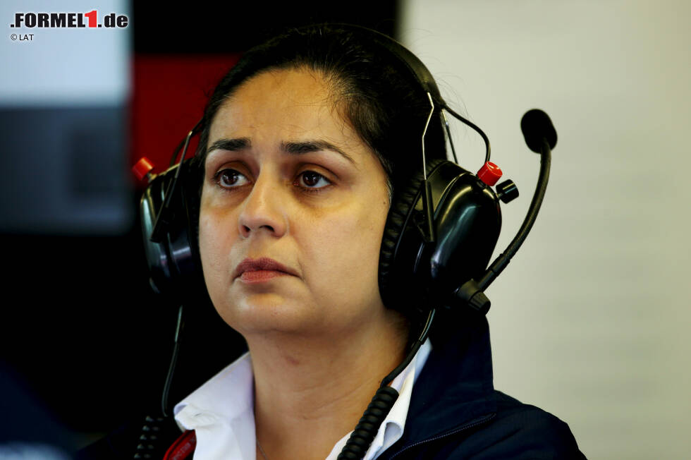 Foto zur News: Das Ende der Startaufstellung lernte auch Monisha Kaltenborn kennen: Die österreichische Sauber-Teamchefin mit indischen Wurzeln, die das Traditionsteam rettete, aber auch mit Vertragschaos für Schlagzeilen sorgte, musste diese Saison ihren Hut nehmen und wurde durch Frederic Vasseur ersetzt.