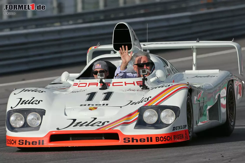 Foto zur News: Porsche-Werksfahrer Neel Jani wird eine besondere Ehre zuteil: Der Schweizer, am Spielberg-Wochenende in Begleitung seiner bezaubernden Frau Lauren, chauffiert niemand Geringeren als Formel-1-Boss Chase Carey um den Red-Bull-Ring.