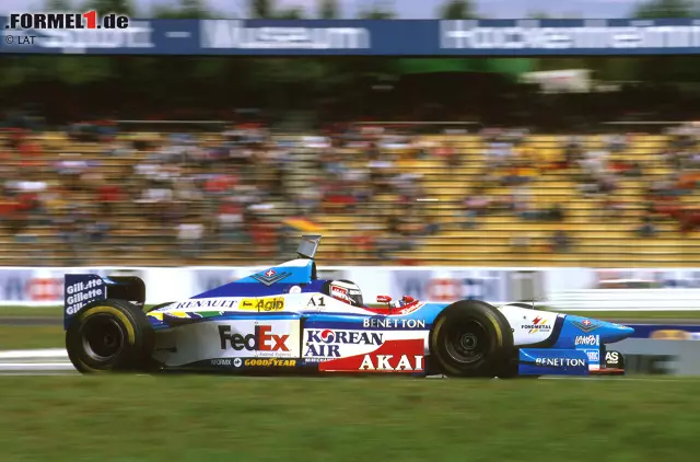 Foto zur News: Pole-Position! Berger setzt sich um 0,023 Sekunden haarscharf gegen Giancarlo Fisichella im Jordan-Peugeot durch. In der zweiten Startreihe lauern mit Mika Häkkinen und Lokalmatador Michael Schumacher die Favoriten. Sein Rivale Jacques Villeneuve muss sich mit Startplatz neun begnügen. Berger hat nach der perfekten Runde zum ersten Mal...