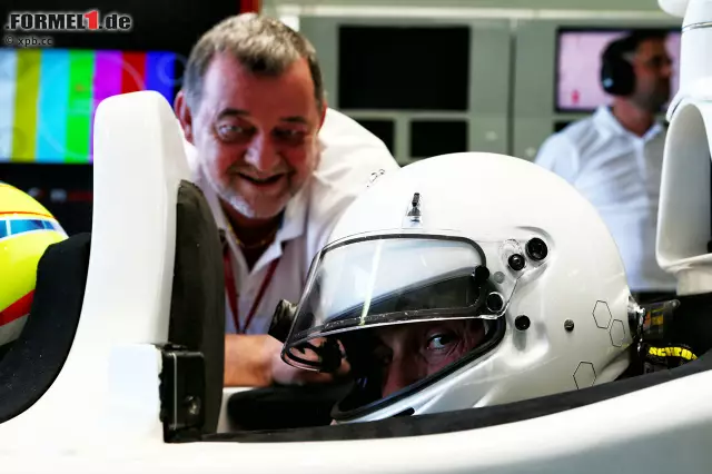 Foto zur News: Der Mann, der die Flotte für die neuen Formel-1-Doppelsitzer betreibt, die von Liberty Media ins Rahmenprogramm gebucht werden, ist ein alter Bekannter: der frühere Minardi-Teamchef Paul Stoddart.