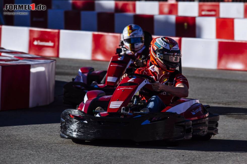 Foto zur News: Ferrari-Sponsor Santander fährt in Barcelona jedes Jahr große Geschütze auf. Etwa ein Fußballmatch für Journalisten und Promis und ein Kartrennen mit den Ferrari-Stars Kimi Räikkönen und Sebastian Vettel. Hier liegt Räikkönen in Führung, im Formel-1-Auto kommt&#039;s dann andersrum.