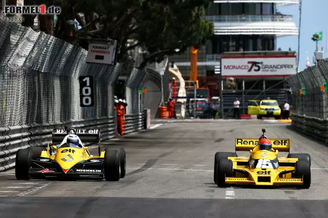 Foto zur News: ... Alain Prost und Jean-Pierre Jabouille, der erste Renault-Werksfahrer aus dem Jahr 1977, feiern mit einer Demorunde 40 Jahre Renault in der Formel 1.