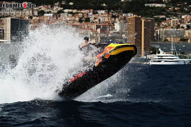 Foto zur News: Max Verstappen bevorzugt den Jet-Ski. Dass die Dinger recht gefährlich sein können, davon konnte Ayrton Senna früher ein Liedchen singen. Ihm fügte ein Jet-Ski einst eine Narbe am Kopf zu.