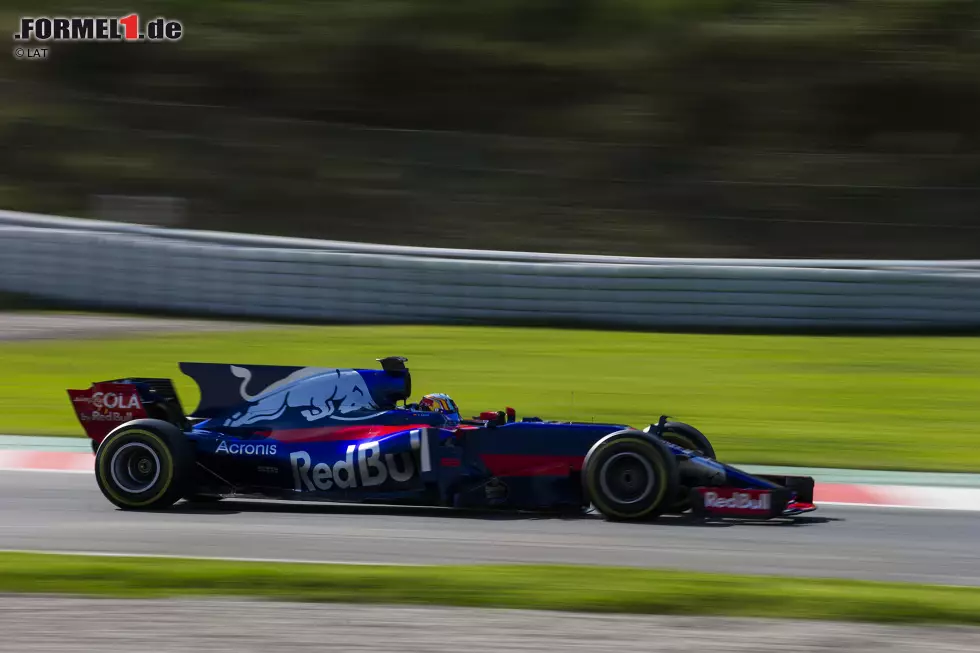 Foto zur News: #5: Toro-Rosso-Renault (**). Der Renault-Antrieb bremst die gar nicht mehr so jungen &quot;Jungbullen&quot; ein und ist defektanfällig. Das von James Key in der inzwischen voll ausgebauten Fabrik in Faenza entwickelte Chassis gilt aber als gelungener Wurf. Und an den Fahrern wird&#039;s nicht liegen, wenn in Melbourne keine WM-Punkte herausspringen.