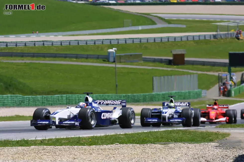 Foto zur News: Bottas ist nicht der einzige Pilot, der in Österreich zum ersten Mal in Reihe eins stand. Juan Pablo Montoya startete 2001 als Zweiter - genau wie John Watson 1976 und Clay Regazzoni 1970.