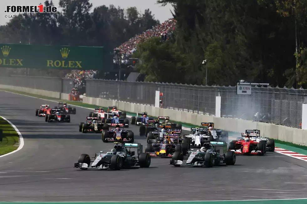 Foto zur News: Neunmal wurde der Grand Prix von Mexiko von der Pole-Position aus gewonnen, inklusive beider Rennen der aktuellen Ära: Nico Rosberg 2015 und Lewis Hamilton 2016.