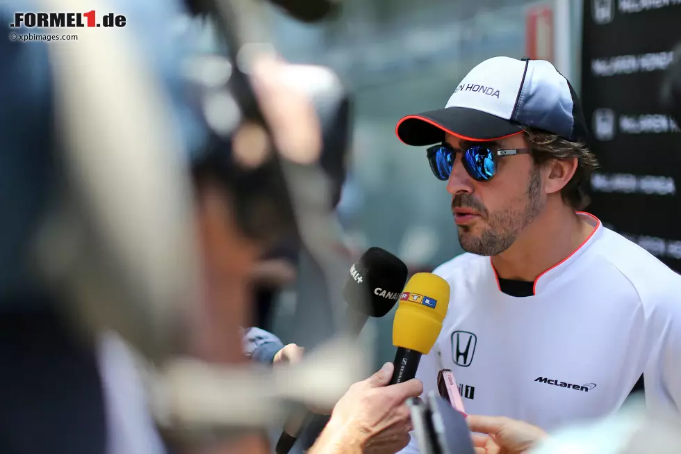 Foto zur News: Fernando Alonso (McLaren): Jahresgehalt 18,7 Millionen Euro, Vertrag läuft Ende 2017 aus.