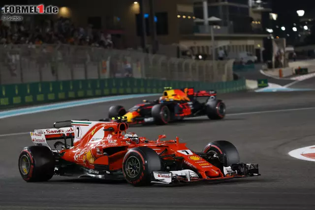 Foto zur News: Max Verstappen wird gegen Rennende zwar schneller (nach einem verkorksten Wochenende mit dem falschen Set-up), aber Räikkönen behauptet den vierten Platz auf der Strecke und erobert ihn damit auch in der WM. "Mit diesem Auto müsste er eigentlich viel weiter vor mir liegen", trägt's Ricciardo mit Fassung.