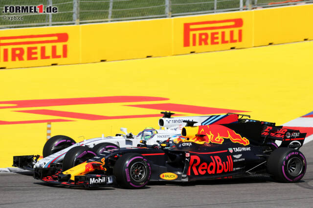 Foto zur News: Gleich nach dem Restart (den Bottas souverän gewinnt) Alarm bei Ricciardo: Der Red-Bull-Pilot hat schon zu Beginn sein Duell gegen Felipe Massa verloren und liegt ohnehin nur noch an siebter Stelle, als er im Rückspiegel zufällig sieht, dass seine rechte Hinterradbremse brennt. Zweiter Ausfall im vierten Rennen, WM-Titel ade!