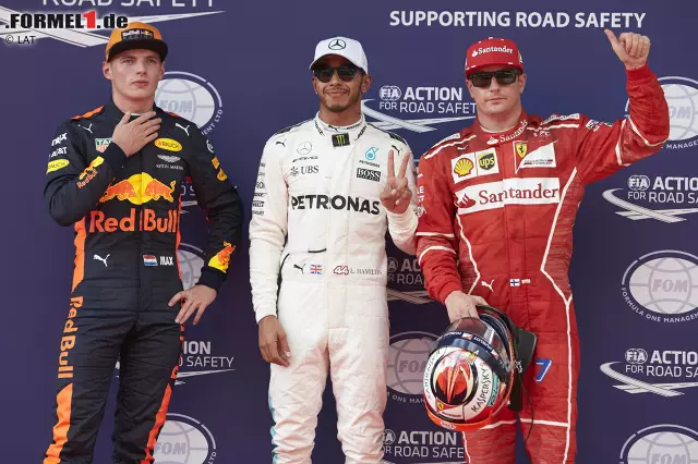 Foto zur News: ... während sein großer Titelrivale Hamilton auf Pole-Position steht! Mercedes kommt nach ernüchternden Trainingsleistungen wie die Jungfrau zum Kind zum ersten Startplatz. In "Abwesenheit" von Vettel sollte eigentlich Kimi Räikkönen die Pole erobern. Der wirft diese aber mit einem Rutscher in der letzten Kurve weg ...