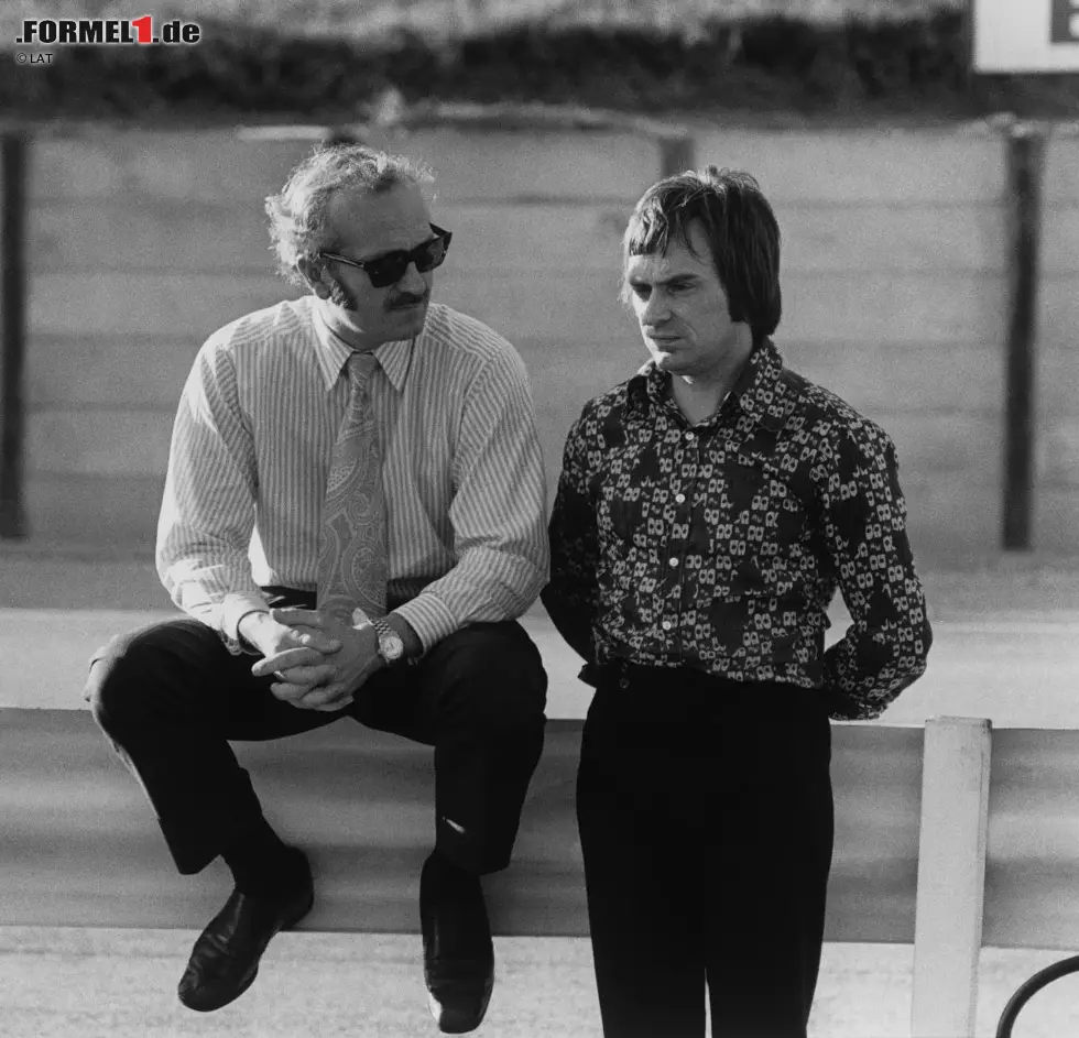 Foto zur News: ... verhandelten Rindt (legendärer Spruch: &quot;Ich manage mich selber&quot;) und sein Freund Bernie Ecclestone mit Lotus-Boss Colin Chapman. Seine Boliden galten als die gefährlichsten, aber auch schnellsten im Formel-1-Zirkus. Brabham konnte seinen Star nicht halten, und so ...