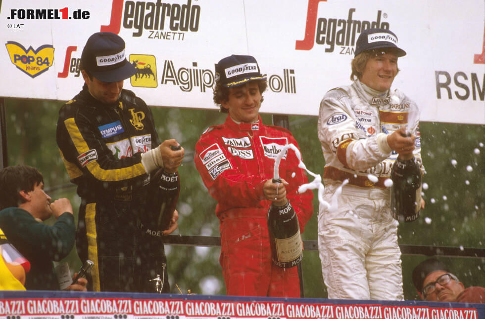 Foto zur News: Elio de Angelis (San Marino 1985) - Drei Jahre später erwischt es Alain Prost selbst. Der Franzose gewinnt in Imola, wird allerdings später disqualifiziert, weil sein McLaren zwei Kilogramm zu leicht ist. Den Sieg erbt de Angelis, der damit zum zweiten und letzten Mal in der Formel 1 triumphiert.