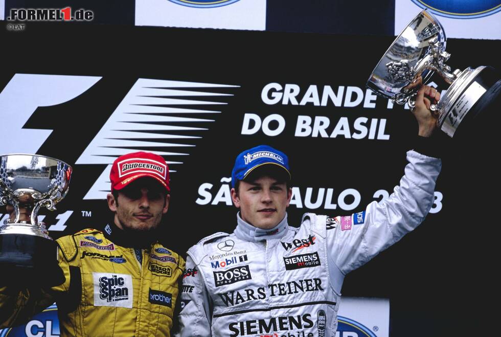 Foto zur News: Hintergrund: Die Stewards gehen fälschlicherweise davon aus, dass das Rennen in Runde 55 abgebrochen wurde. Auf dem Podium darf somit zunächst Kimi Räikkönen jubeln, doch einige Tage später wird Fisichella nachträglich zum Sieger erklärt. Es ist der erste Formel-1-Sieg des Italieners und der letzte von Jordan.