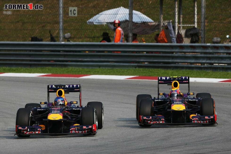 Foto zur News: Allerdings sorgte Vettel in Sepang 2013 auch für einen der Negativ-Aufreger in der Geschichte der Rennstrecke, nämlich mit der legendären &quot;Multi 21&quot;-Teamorder-Affäre. Danach war das Verhältnis zu seinem damaligen Teamkollegen Mark Webber endgültig vergiftet.