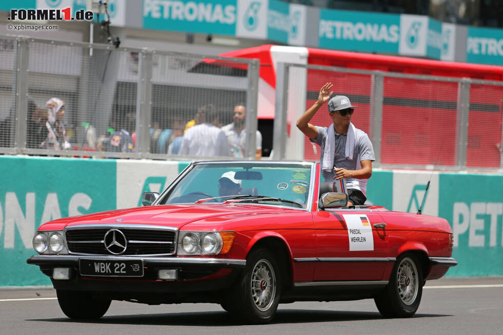 Foto zur News: Pascal Wehrlein debütierte 2016 in Malaysia. &quot;Ich war ich gerne hier&quot;, erinnert er sich. &quot;Diesmal wird es sicher noch anstrengender. Es ist wahnsinnig heiß und die Autos sind schneller. Davon abgesehen gefällt mir diese Region sehr gut. Es ist immer schön, hier zu sein.&quot;