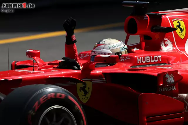 Foto zur News: Für Vettel läuft's wie am Schnürchen: Erst einmal in Führung, hängt er Räikkönen binnen 17 Runden um 10,5 Sekunden ab. Dritter Sieg im sechsten Rennen: Jetzt kann er sich in Montreal schon eine Nullnummer leisten, und er würde trotzdem garantiert als WM-Leader nach Baku kommen - selbst wenn Hamilton gewinnen sollte.