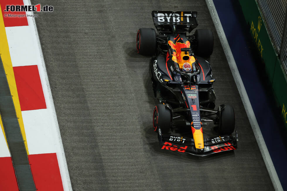 Foto zur News: 2023: Mit dem RB19 erschaffen Newey und Red Bull ein Jahr später sogar ein noch dominanteres Auto! Verstappen und Perez gewinnen 21 der 22 Saisonrennen und stellen damit einen neuen Rekord auf. Logischerweise gewinnt man so auch erneut beide WM-Titel - und schafft dieses Mal auch erstmals den &quot;Doppelsieg&quot; in der Fahrer-WM.