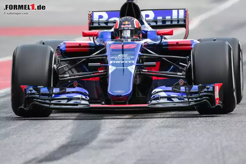 Foto zur News: Platz 3: Starker Auftritt des neuen Toro-Rosso-Renault im veränderten blauen Lack. Für 14,35 Prozent ist der STR12 der Schönste im ganzen Formel-1-Land 2017.