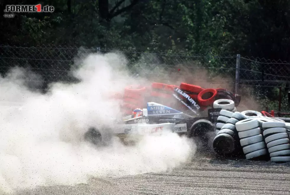 Foto zur News: 7. Ukyo Katayama - 94 Rennen: Der japanische Dreherkönig hat eine wahnsinnige Ausfallquote und daher kaum Chancen auf eine gute Zielankunft. Zwischen 1992 und 1997 ist er in der Formel 1, doch lediglich bei Tyrrell 1994 kommt er auf immerhin fünf Punkte - zu wenig für einen Podestplatz.