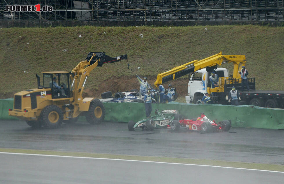 Foto zur News: Künstliche Regenrennen - Ex-Formel-1-Boss Bernie Ecclestone sprach sich einst für die Idee aus, die Strecke während eines Rennens künstlich zu bewässern, um für mehr Spannung zu sorgen. Glücklicherweise wurde der Plan nie umgesetzt. Mittlerweile ist Ecclestone weg, und diese Idee hoffentlich auch endgültig vom Tisch.