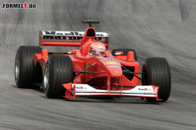 Foto zur News: Ferrari F1-2000: Im fünften Ferrari-Jahr klappt es endlich mit dem Titel. Im F1-2000 gewinnt Schumacher mehr als die Hälfte seiner Rennen. Das schaffte er zuvor nur in seinen beiden Weltmeisterjahren bei Benetton. Für "Schumi" und Ferrari ist das aber erst der Anfang einer unerreichten Dominanzserie ... Bilanz: 17 Rennen, 9 Siege, 9 Pole-