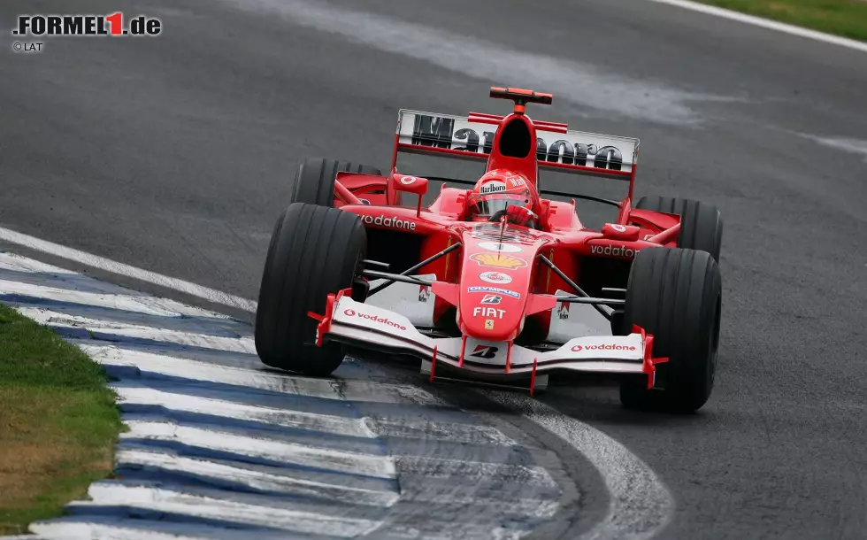 Foto zur News: Ferrari F2005: Nach fünf WM-Titel in Serie ist 2005 Schluss mit der Ferrari-Dominanz. Das neue Reglement bremst die Scuderia ein, und im F2005 reicht es für Schumacher lediglich zu einem Sieg beim Skandalrennen in Indianapolis. Nach Saisonende wird der Bolide direkt eingemottet. Bilanz: 17 Rennen, 1 Sieg, 1 Pole-Position