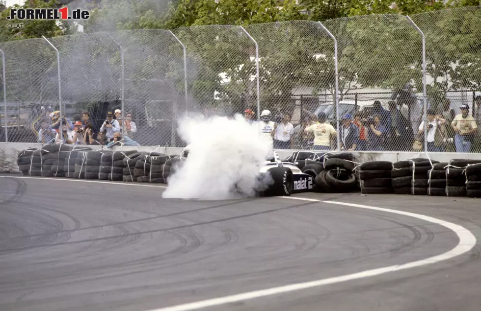 Foto zur News: Detroit Street Circuit: Noch einmal USA - und noch ein Reinfall. Zwar hält sich der Straßenkurs in Detroit immerhin von 1982 bis 1988, beliebt ist aber auch dieser Kurs bei Fans und Piloten nicht. Kein Wunder: In Erinnerung bleiben vor allem organisatorische Pannen und der in der Hitze immer wieder aufbrechende Asphalt der Strecke.