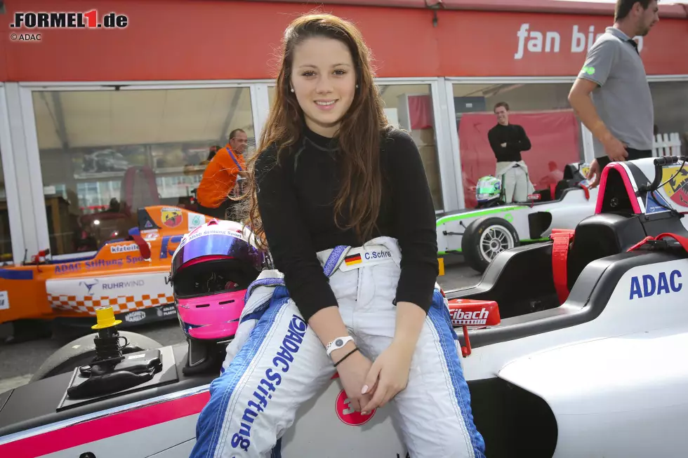 Foto zur News: Carrie Schreiner (20/GER): Die Ex-Formel-4-Pilotin holte 2018 als erste Frau bei einem Lamborghini-Markenpokal den Titel und teilt sich das Auto mit Sebastian Vettels Bruder Fabian. Sie sprang beim Formel-E-Test für Flörsch ein. Vater Frank Schreiner fuhr auch Rennen und steht hinter der der etablierten Tischtennis-Marke Donic.