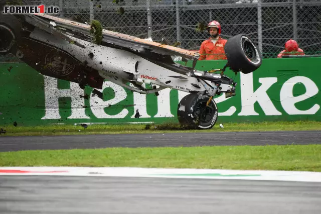 Foto zur News: Der Sauber wirbelte wild durch die Luft ...