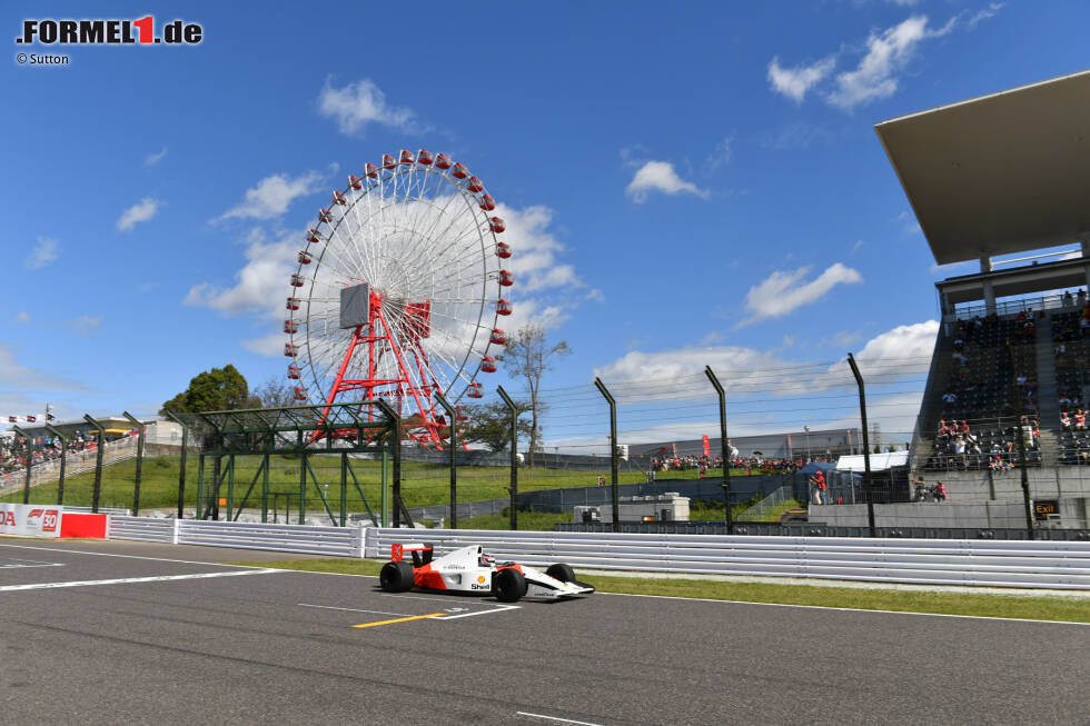 Foto zur News: Japanisch in Vollendung: Takuma Sato im von Honda befeuerten McLaren MP4-7A - in Suzuka.