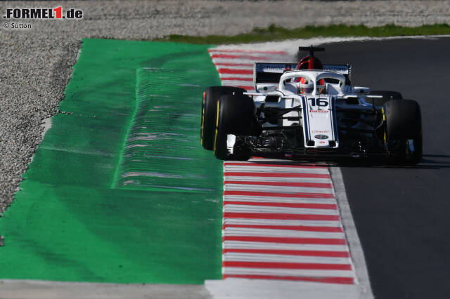 Foto zur News: Gary Anderson: "Laut den Zeiten ist Sauber mehr oder weniger stehengeblieben. Wenn man auf das Auto schaut, ist es aber vollkommen anders. Das dürfte aber nur heißen, dass man es anders aussehen lassen kann, die Performance dabei aber nicht immer verbessert. Ferrari wird sich jedoch nicht still anschauen, wie Alfa Romeo befleckt wird."