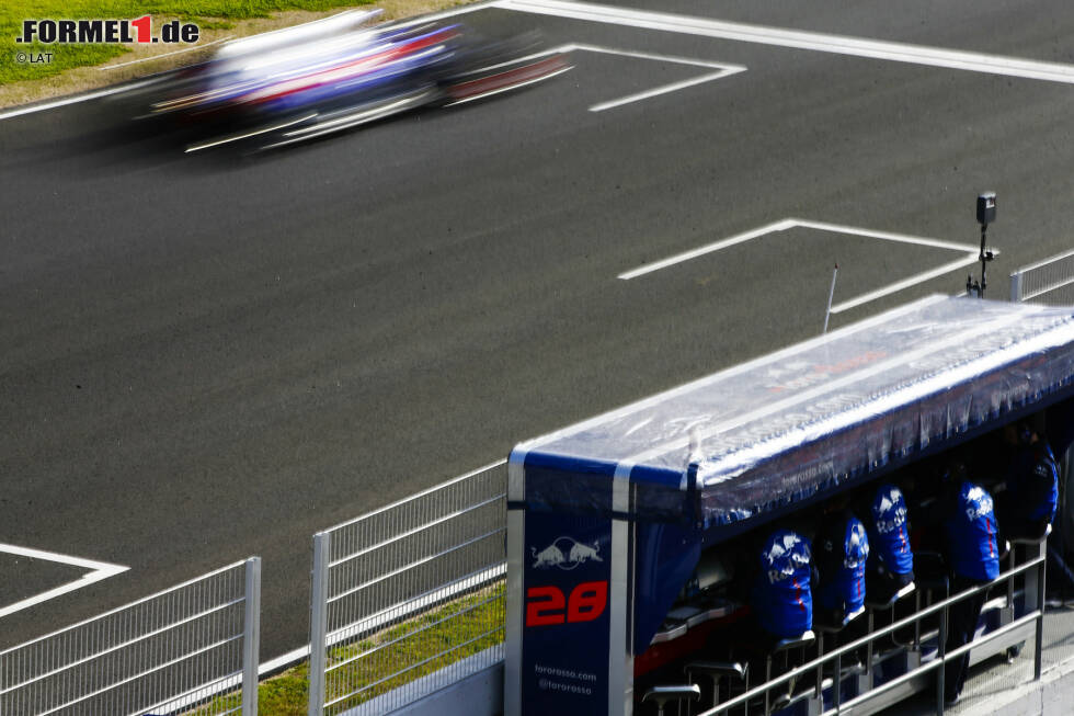 Foto zur News: Gary Anderson: &quot;Das Team und Honda scheinen sich wohl zu fühlen, das kann nur positiv sein. Zunächst schien das Auto ein Problem mit der Vorderachse zu haben, was im Laufe der Tests verschwand - später gab es jedoch wieder Aussagen über eine einbrechende Vorderachse. Mit den ganzen Kilometern sollten aber Daten zur Lösung vorhanden sein.&quot;