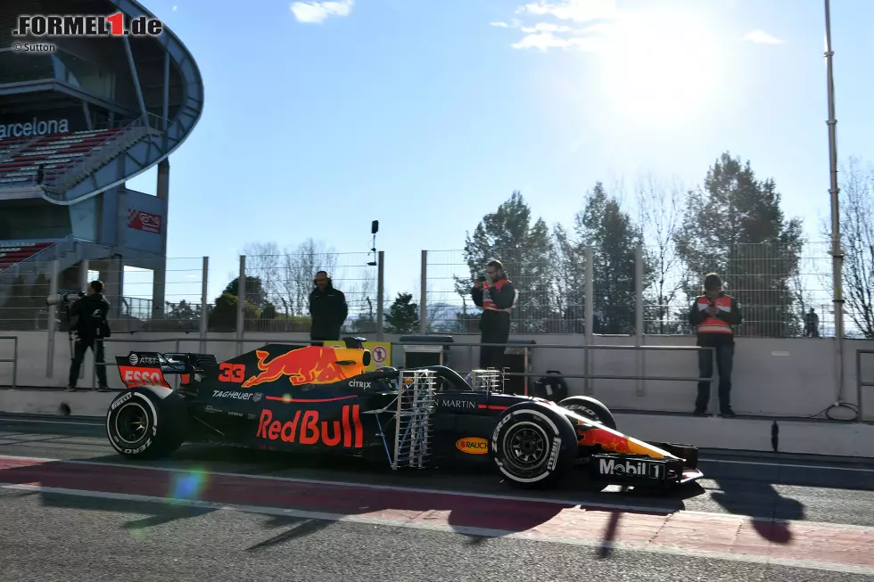 Foto zur News: Sensoren links und rechts des Cockpits am Red Bull RB14 geben Aufschluss darüber, wie die Luft hinter den Vorderrädern auf die Windabweiser und die Seitenkästen trifft.