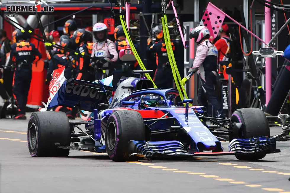 Foto zur News: Brendon Hartley (4): In den Trainings war er der schnellere Mann als Gasly. Doch als es im Qualifying drauf ankam, hatte Hartley gelbe Flaggen und eine schlechte Balance. Wirklich nur Pech? Die Kollision in Runde 1, die ihn den Frontflügel kostete, war unglücklich. Ebenso wie der Crash mit Leclerc. Gepunktet hätte er ohnehin nicht.