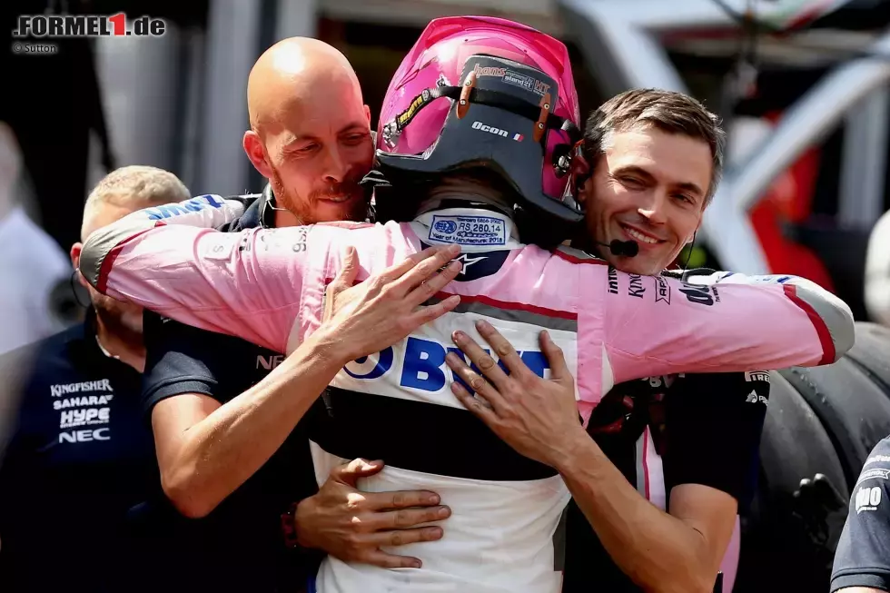 Foto zur News: Esteban Ocon (2): &quot;Best of the Rest&quot; in Qualifying und Rennen, und das mit einem Force India in Monaco - das hätte nach den ersten Rennen kaum jemand für möglich gehalten. Ocon jubelte zurecht über seine Leistung. Das Bremsproblem im Finish konnte ihm nichts mehr anhaben.