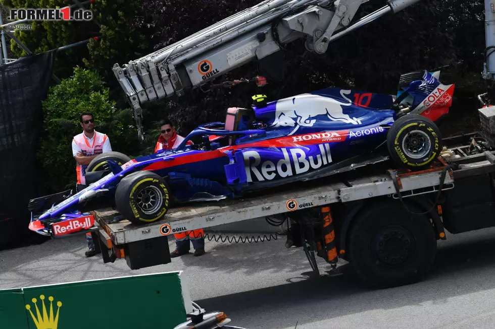 Foto zur News: Pierre Gasly (3): Der zwölfte Startplatz ist mit dem Toro-Rosso-Honda in Barcelona fast schon sensationell. Leider verhinderte Landsmann Grosjean, dass Gasly im Rennen etwas reißen konnte. Es bleibt ein starkes Qualifying stehen. Zu wenig für eine 2.