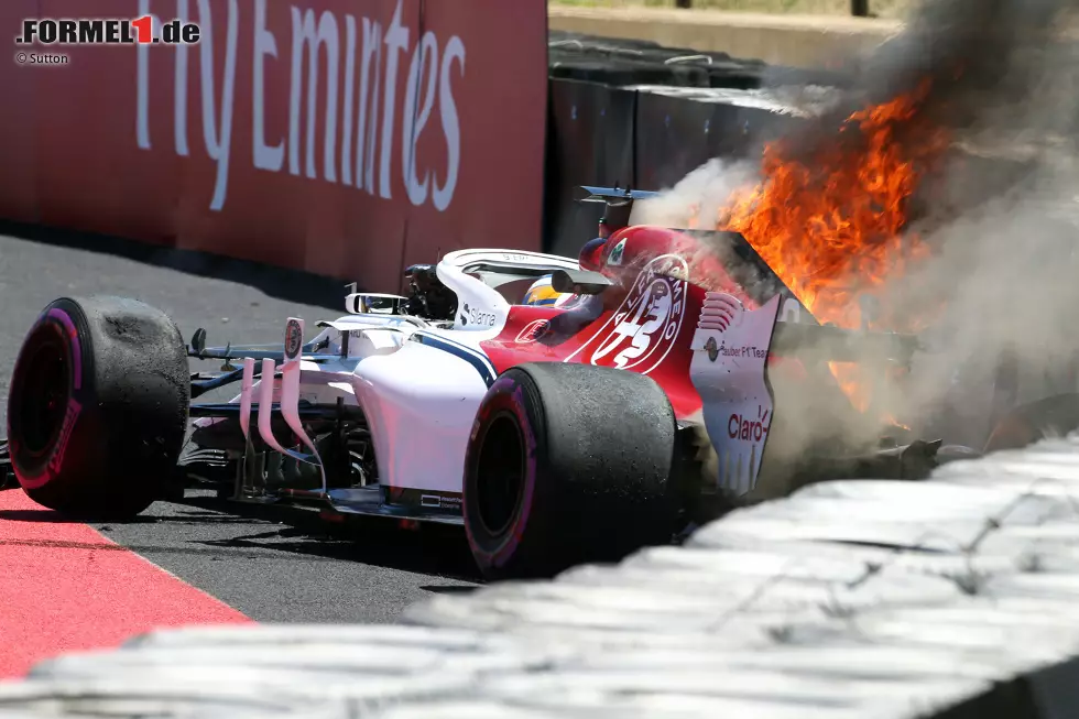 Foto zur News: Marcus Ericsson (4): Der Feuerunfall am Freitagmorgen tat weh, denn dadurch verpasste er FT2 - und FT3 fiel ins Wasser. So fand Ericsson nie den gleichen Rhythmus wie Leclerc, der ihm momentan auf und davon fährt. Aber an dem Crash war er selbst schuld. Im Rennen dann unauffällig.