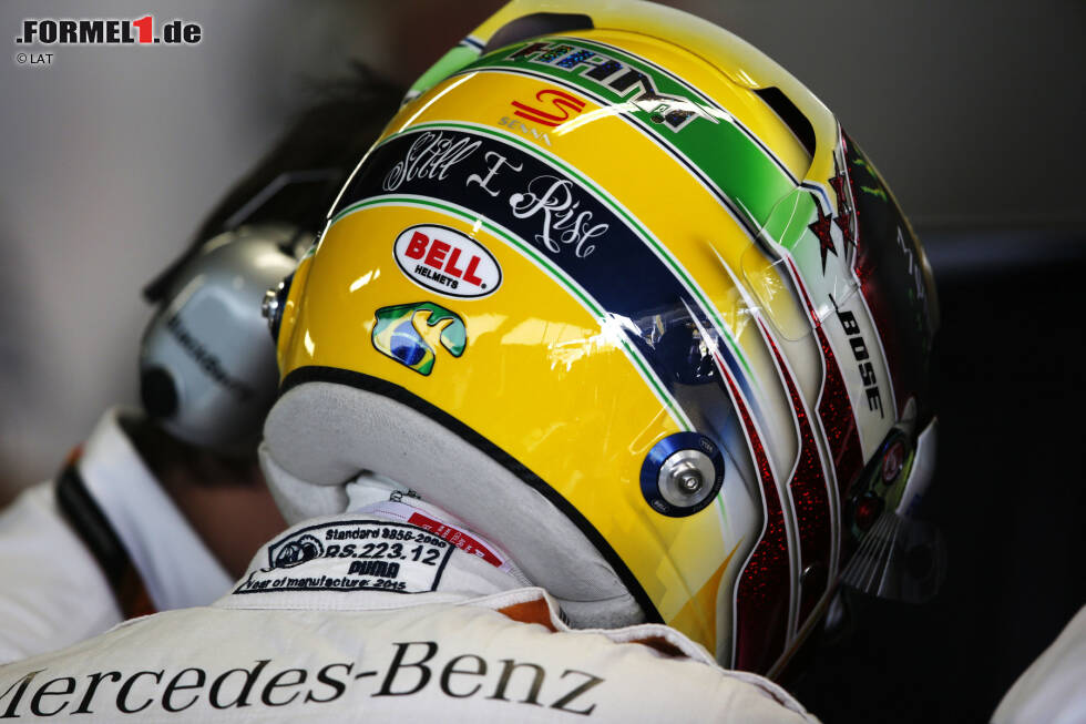 Foto zur News: ... bereits 2015 verwendet Hamilton an gleicher Stelle einen Teil des legendären Senna-Designs in den brasilianischen Landesfarben. Damals noch hinten, ein Jahr später dann vorne.