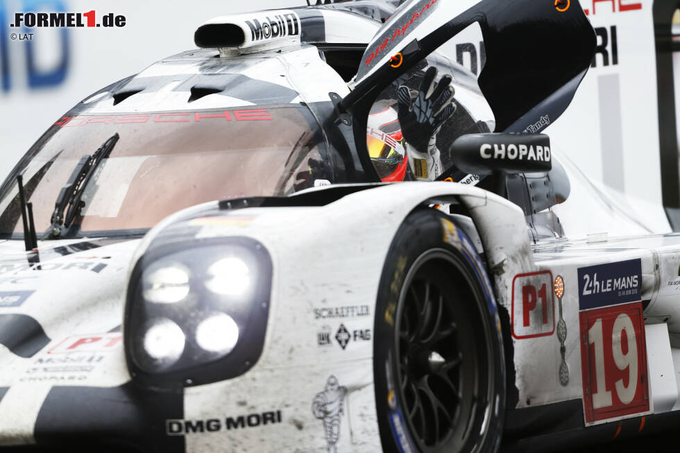 Foto zur News: Im Jahr darauf gewinnt Hülkenberg im Nebenjob mit Porsche die 24 Stunden von Le Mans - mit nur einem Rennen Vorbereitung im LMP1-Auto.