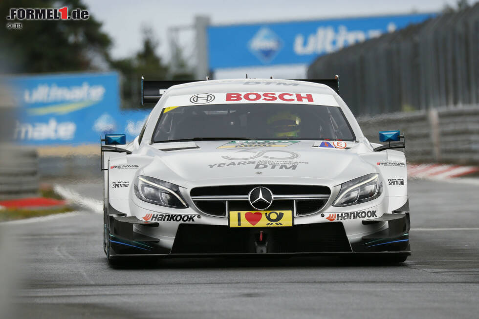 Foto zur News: Mercedes garniert die Saison mit einem DTM-Test auf dem Nürburgring. Auf feuchter Bahn kann Mick Schumacher allerdings nicht wirklich zeigen, wie viel in seinem Gasfuß steckt.